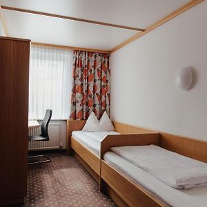 Kleine Kamer met Twee Aparte Bedden